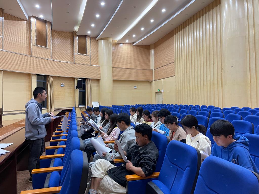 捕鱼游戏赚钱
学生第四党支部组织学习党的二十大报告